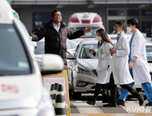의대생 집단 휴학 현실화...정부 “의료 개혁해야”