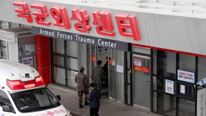 ‘전공의 집단 사직’ 군 병원 12곳 민간인에 응급실 개방 