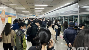 서울지하철 5호선 전국간 운행 지연…“강설로 출고 장애”