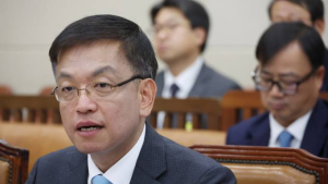 최상목 부총리 “‘코리아 디스카운트’ 단어 없어지도록 하겠다”