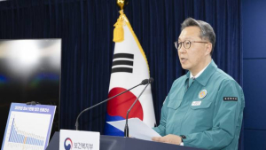 “공보의 투입하고, 경증환자 2차병원으로”…의료 보완책 가동