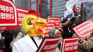 '의대 증원 반대' 여의대로 가득 메운 의사들