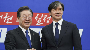 “윤석열 정권과 검찰 독재 종식 위해 싸울 것” 손 맞잡은 이재명·조국