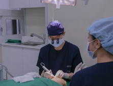 “이식 전엔 머리 기르고 염색” 모발 생착 높이려면
