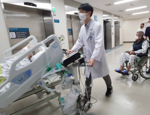 의사 집단행동 장기화 대비…1285억원 긴급 투입