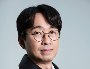 카카오엔터 고가인수 의혹에…檢, 장항준 소환 조사