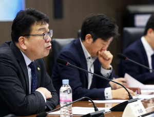 한·영, 청정에너지 분야 고위급 대화…신규원전 건설 등 협력