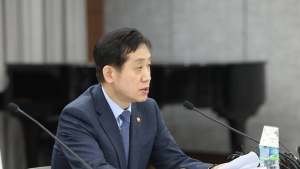 김주현 “홍콩 ELS 배상에 은행 배임 우려? 이해 못하겠다”