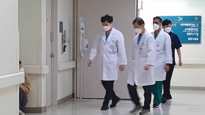 “의료붕괴 경고” 시국선언 8000명 의사 서명 초읽기