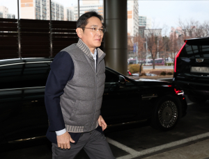 10대 그룹 총수, 지난해 배당금 8200억원…이재용 회장 1위