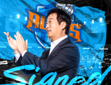 ‘명장’ 김호철 IBK기업은행 남는다…재계약 체결