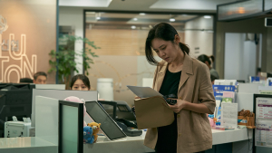 눈물 쏙 빼지만 조금 고루하네…‘당잠사’