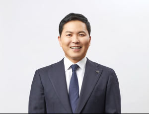 화장품업계 연봉…한국콜마 윤상현 30억, 코스맥스 이경수 20억