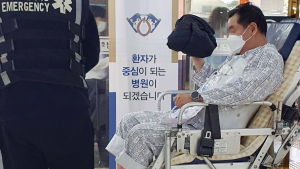 “교수들까지 떠나면” 속 타는 희귀·중증환자들