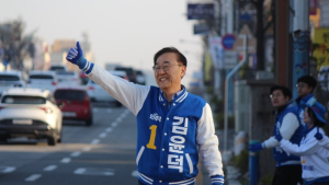 김윤덕 후보, 막바지 선거운동 거리유세 총력전  