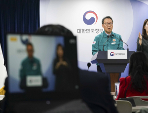 정부, 한풀 꺾인 동력…“‘개혁 주체’ 의료 아닌 의사 됐다”