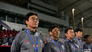 ‘한일전’ 전반 0-0…후반엔 공격 실마리 찾아야