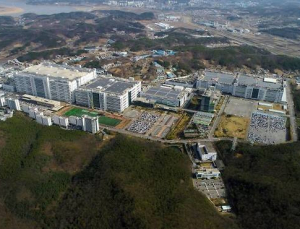 또다시 분기 적자…LG디스플레이 영업손실 4694억원
