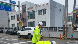 군산시, 포트홀 긴급복구 처리반 운영…도로 재포장 박차 