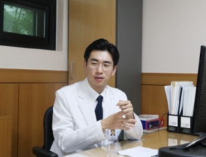 목, 귀 아파 감기 혹은 치과 질환과 헷갈리는 ‘아급성 갑상선염’ [건강 나침반] 