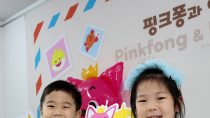 어린이들의 최애 캐릭터...‘핑크퐁과 아기상어’ 기념우표 발행 