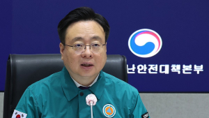 정부 “비상진료체계 유지…건강보험 지원 연장”