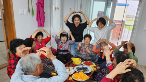 금암노인복지관, 웃음꽃 가득 ‘어버이날’ 행사