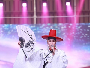 국악 트로트 가수 조주한, ‘이선영한복 브랜드쇼’ 런웨이