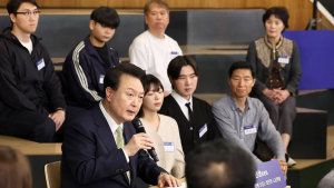 尹대통령 “노동조합 미가입 근로자, 정부가 책임지고 보호할 것”