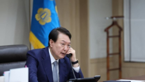 尹대통령-싱가포르 총리와 통화 외교…“양국 협력 강화”
