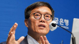 이창용 한은 총재 “금리 인하 시점, 훨씬 더 불확실해졌다”