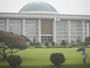 정쟁에 열리지 않는 복지위…보건의료법들 ‘자동 폐기’ 수순