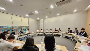 AI시대, 다시 돌아 고전…‘혼자 읽기 넘어 토의장으로’ [힙한독서③]