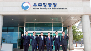 박동식 사천시장, 우주항공청 개청 깜짝 축하 방문