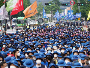 “민노 향하는 삼성 균형추”…기득권 싸움에 업계는 ‘한숨’ [격세노조②]