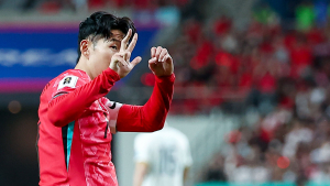 이례적인 손흥민 도발…중국 관중에 손가락 3개 펼치며 ‘3-0’