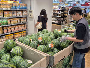 “소용량·조각 과일이 대세”…대형마트, 여름철 과일 판촉 경쟁