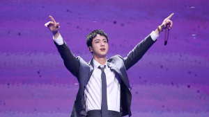 “아미 곁 지킬 것” 돌아온 진, 반짝이는 BTS 삶으로