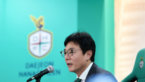 황선홍 대전 감독, 4년만 복귀전…상대는 친정팀 포항 [K리그]