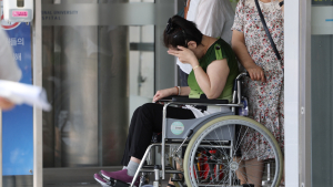 “환자 피해가 정부 압박 도구냐”…서울대병원 휴진에 환자들 절규