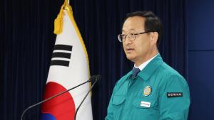 정부 “집단휴진, 복귀 희망하는 전공의 돌아오는 길 막는 것”
