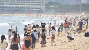 ‘와, 여름이다’ 부산 해운대해수욕장 개장 