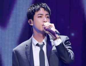 방탄소년단 진, 파리올림픽 성화 들고 달린다