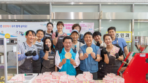 광양제철소, 어르신 대상 장수사진 촬영, 연합봉사로 큰 호응