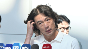 홍명보, 외국인 코치 선임 위해 유럽으로