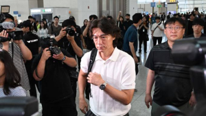 홍명보, 런던서 손흥민 만났다…수행직원 물리고 1시간 독대 