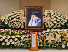 ‘대학로의 큰 별’ 김민기 별세... 향년 73세