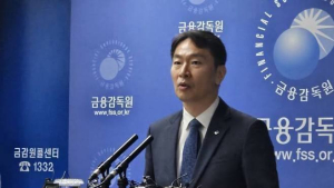 ‘월권 논란’에 자세 낮춘 이복현…“새 금융위원장 잘 모실 것”