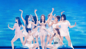 K팝 걸그룹 최초 닛산行…트와이스 해외투어 마무리