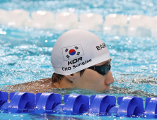 ‘깜짝 예선 1위’ 수영 조성재, 평영 200m 준결승 진출…韓 최초